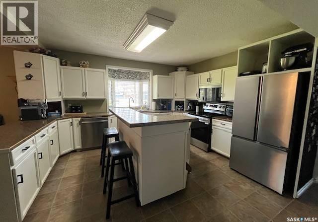 208 Warwick Street, Neville, SK