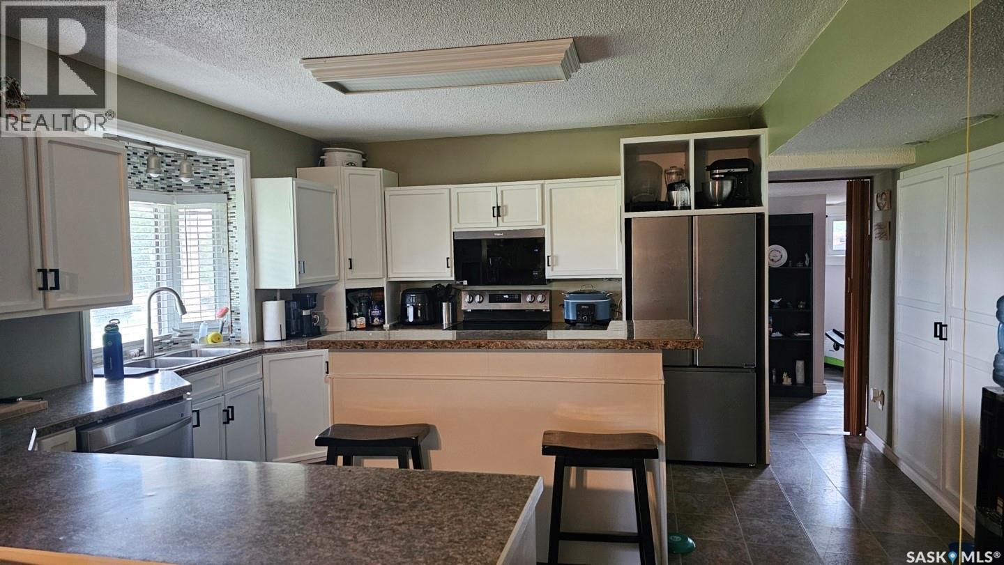 208 Warwick Street, Neville, SK