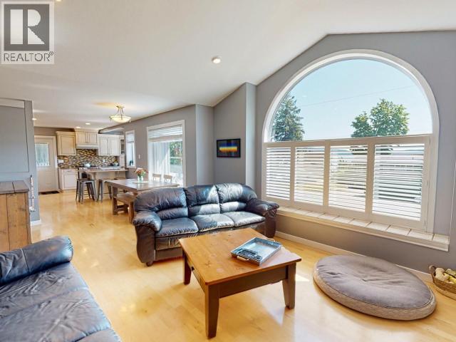 8206 Centennial Drive, Powell River, BC