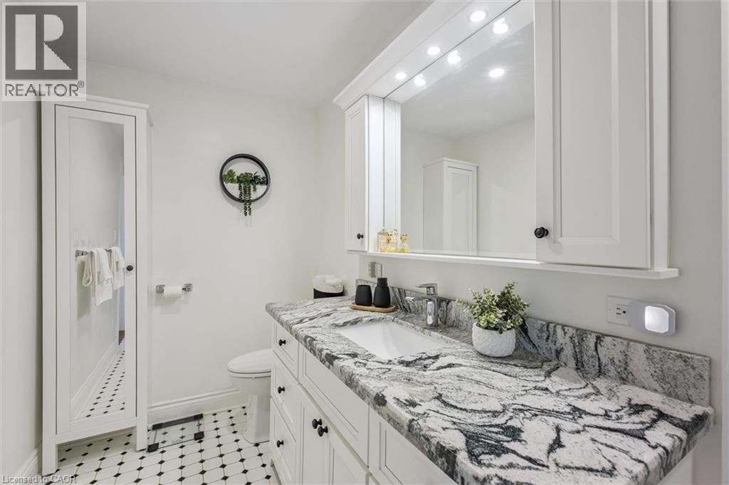 1418 Ghent Avenue, Burlington, ON