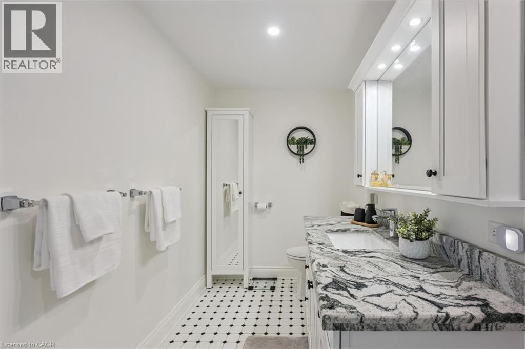 1418 Ghent Avenue, Burlington, ON