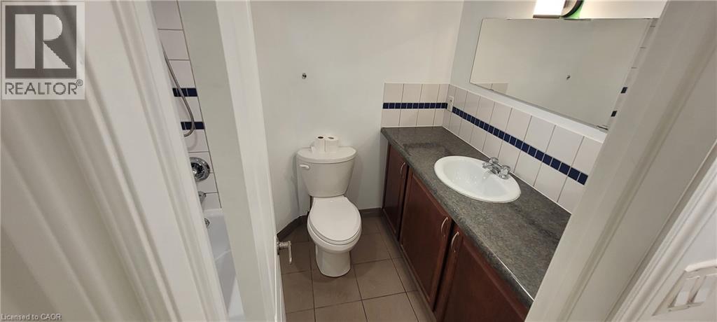 98 Limeridge Road E Unit# Lower Level, Hamilton, ON - Indoor Photo Showing Bathroom