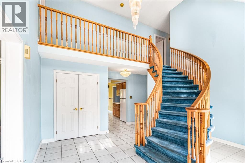 381 Kerman Avenue, Grimsby, ON - Indoor Photo Showing Other Room