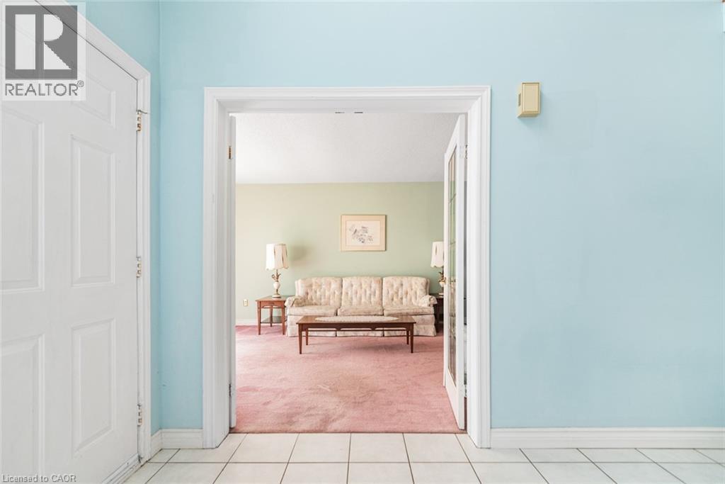 381 Kerman Avenue, Grimsby, ON - Indoor Photo Showing Other Room