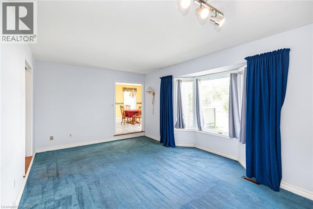 381 Kerman Avenue, Grimsby, ON - Indoor Photo Showing Other Room