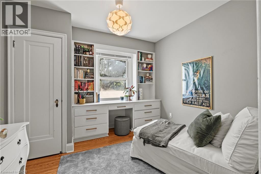 88 Rothsay Avenue, Hamilton, ON - Indoor Photo Showing Bedroom