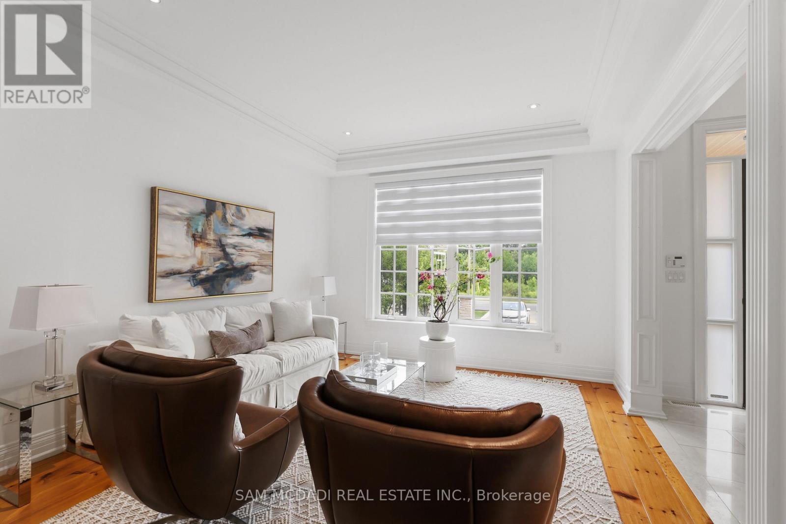 725 Queensway W, Mississauga, ON