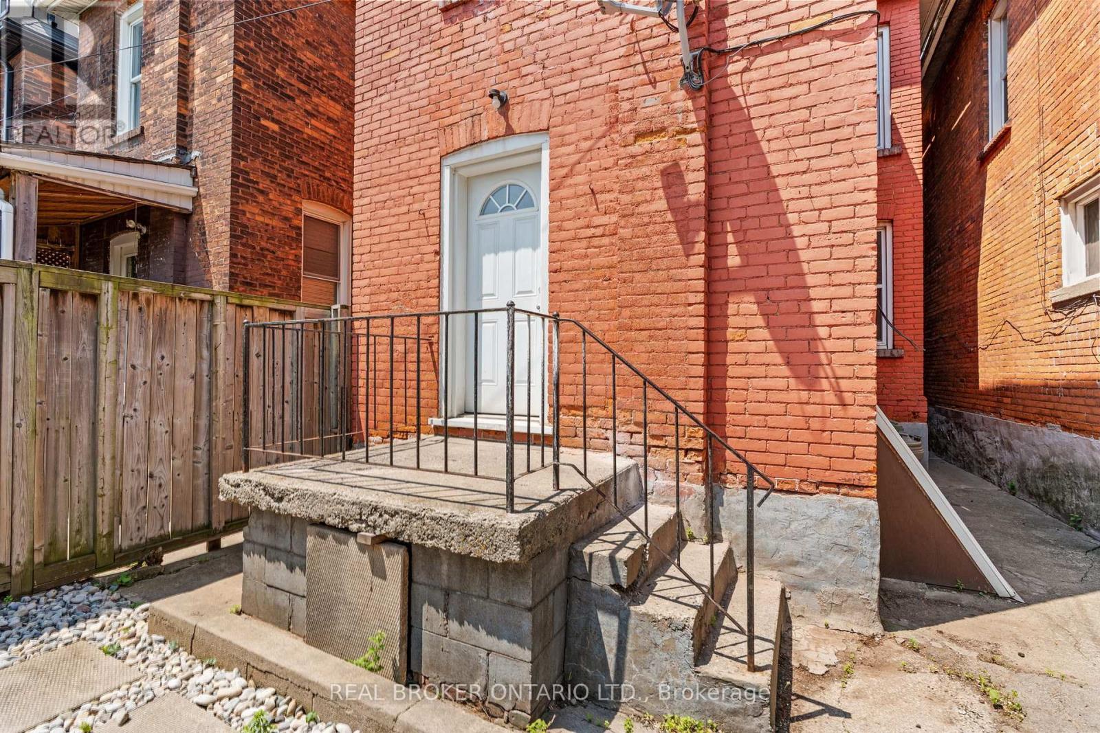 40 Ashley Street, Hamilton, ON