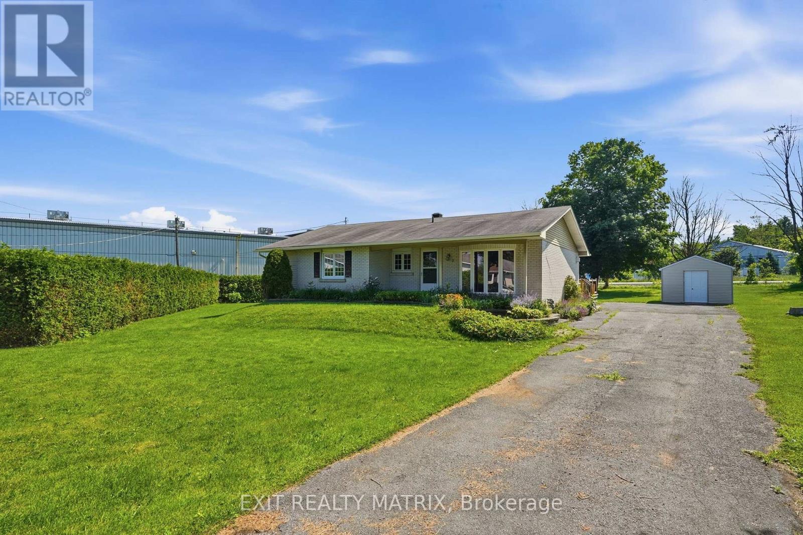 3 Hillview Circle, Champlain, ON