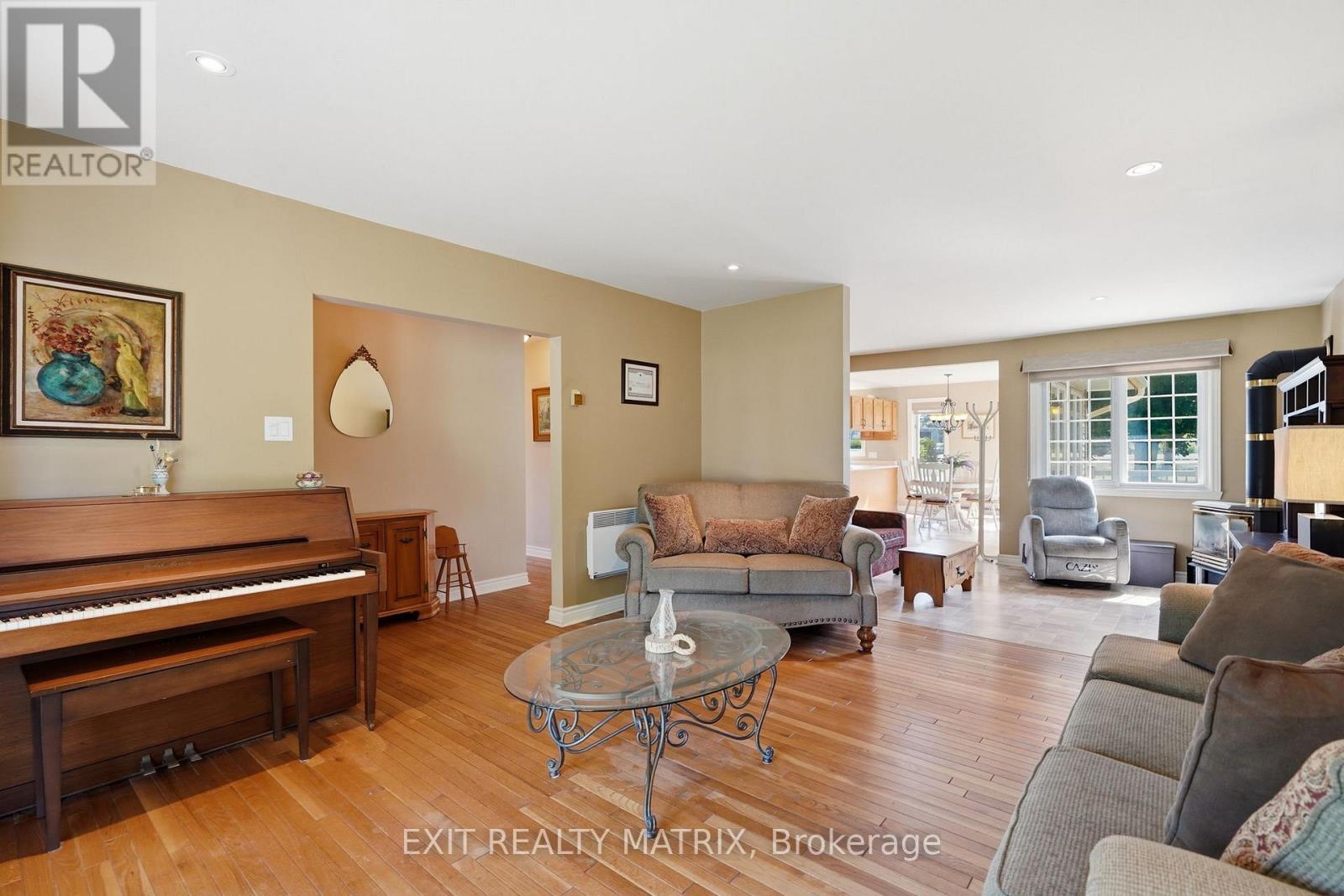 3 Hillview Circle, Champlain, ON