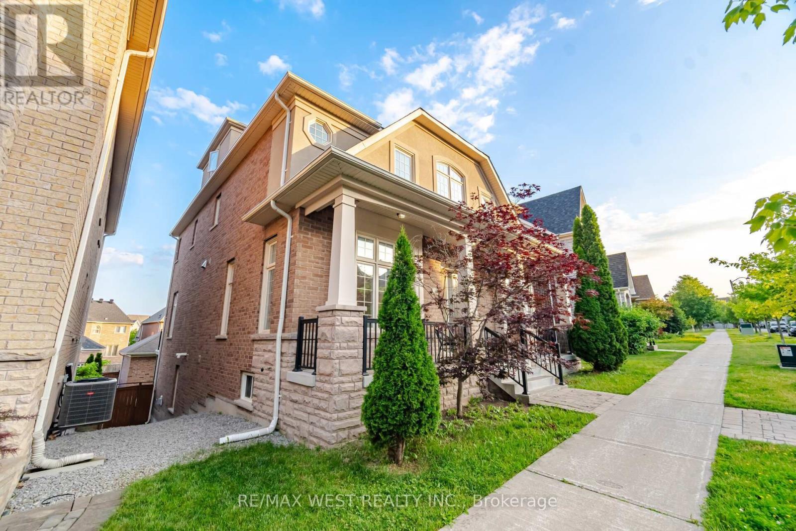 92 Glengordon Crescent, Markham, ON