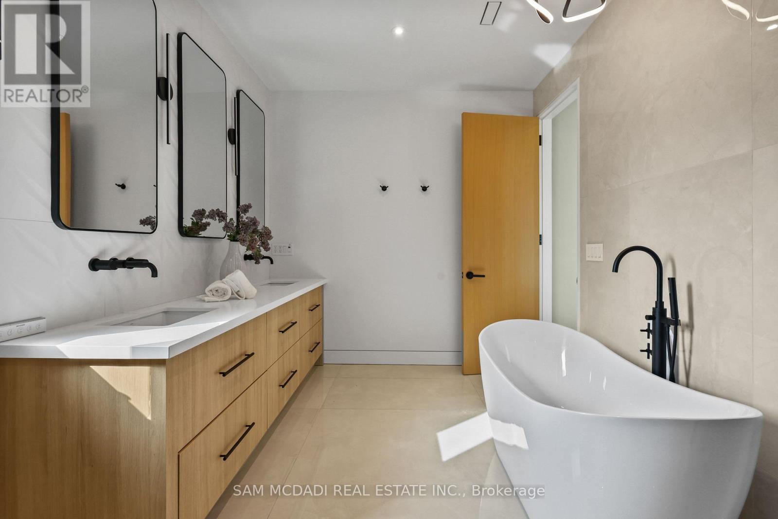 2186 Harcourt Crescent, Mississauga, ON