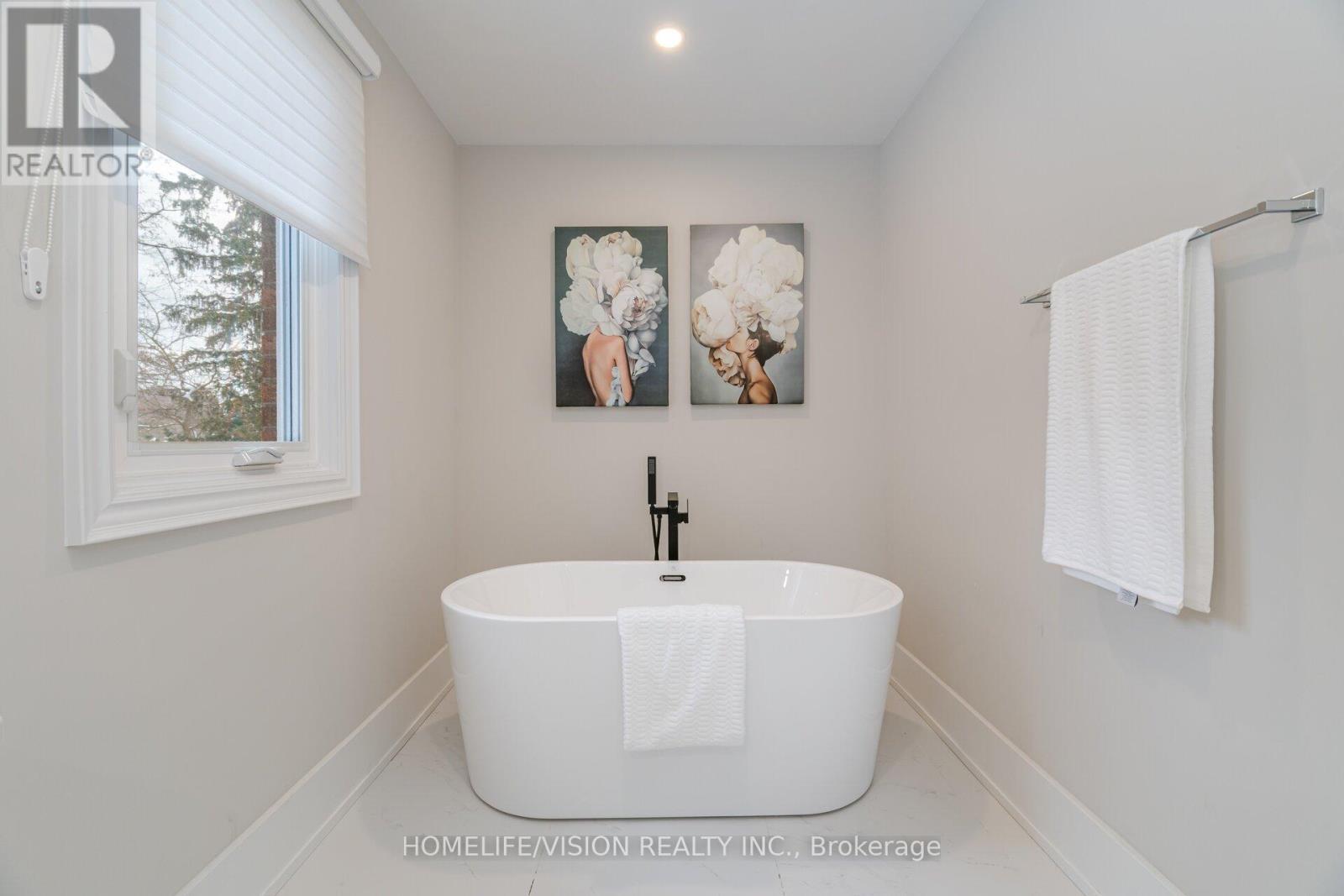 1298 Bunsden Avenue, Mississauga, ON