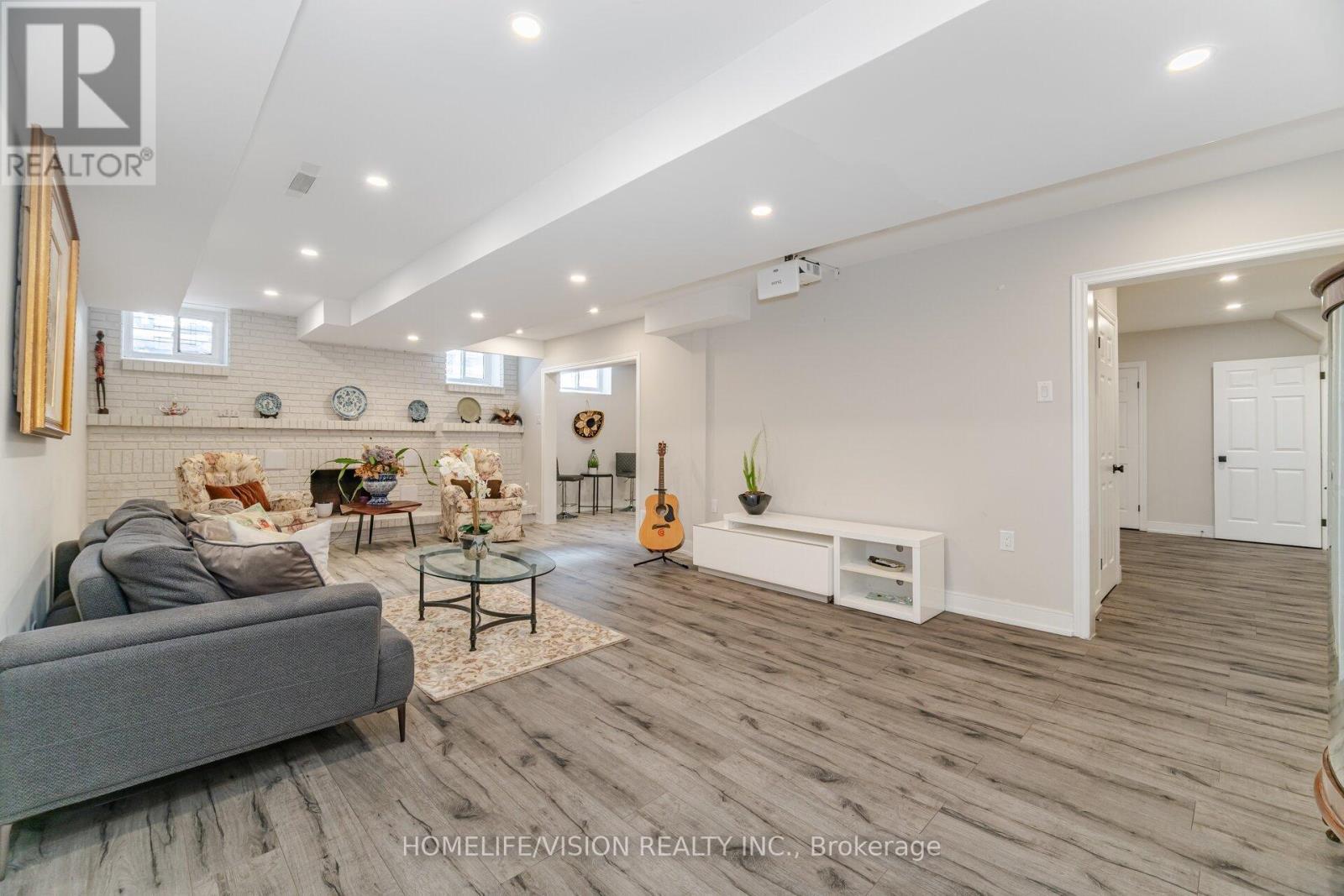1298 Bunsden Avenue, Mississauga, ON