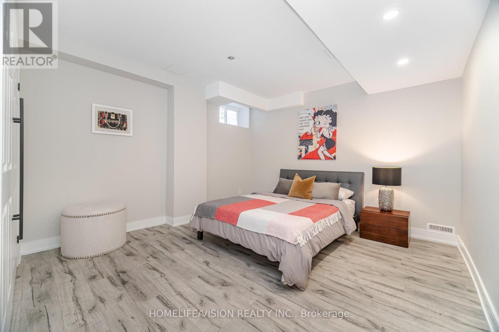 1298 Bunsden Avenue, Mississauga, ON