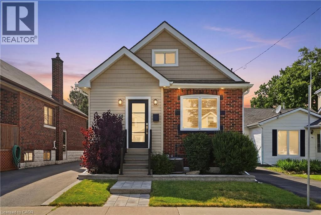 58 Tragina Avenue S, Hamilton, ON - Outdoor With Facade