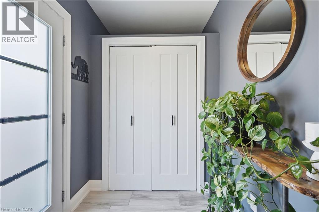 58 Tragina Avenue S, Hamilton, ON - Indoor Photo Showing Other Room