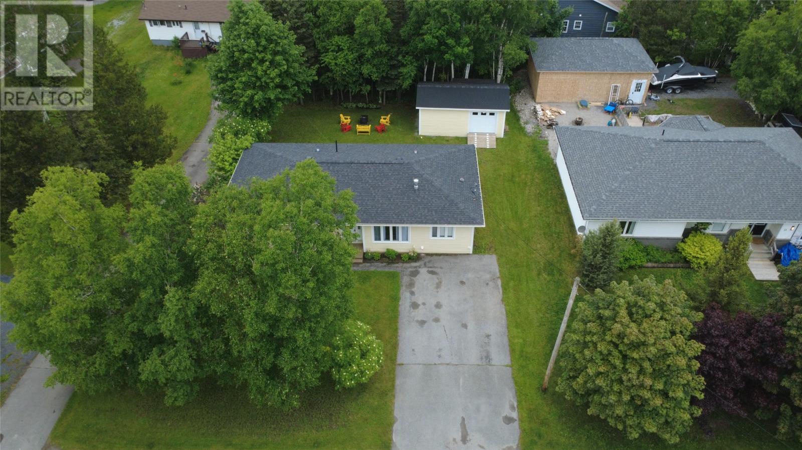 11 Tenth Avenue, Pasadena, NL