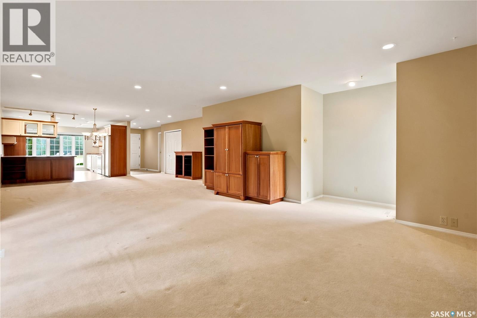 18 Lakeview Place, Regina, SK