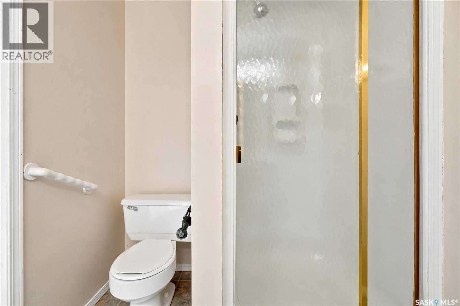 18 Lakeview Place, Regina, SK