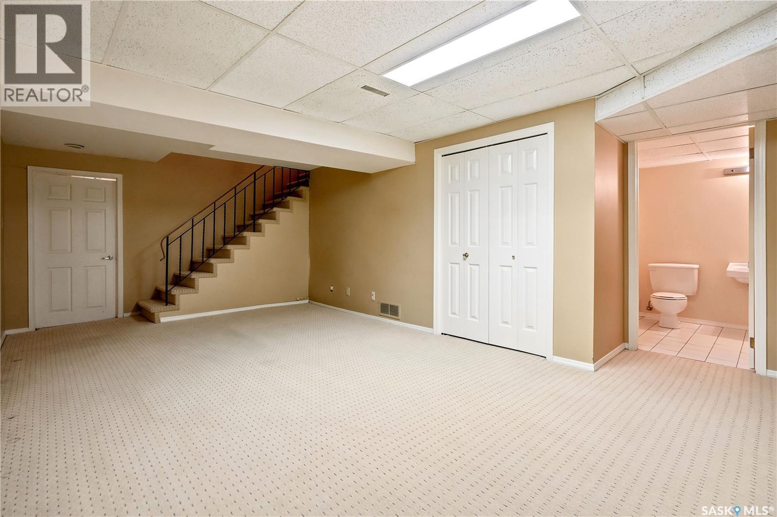 18 Lakeview Place, Regina, SK