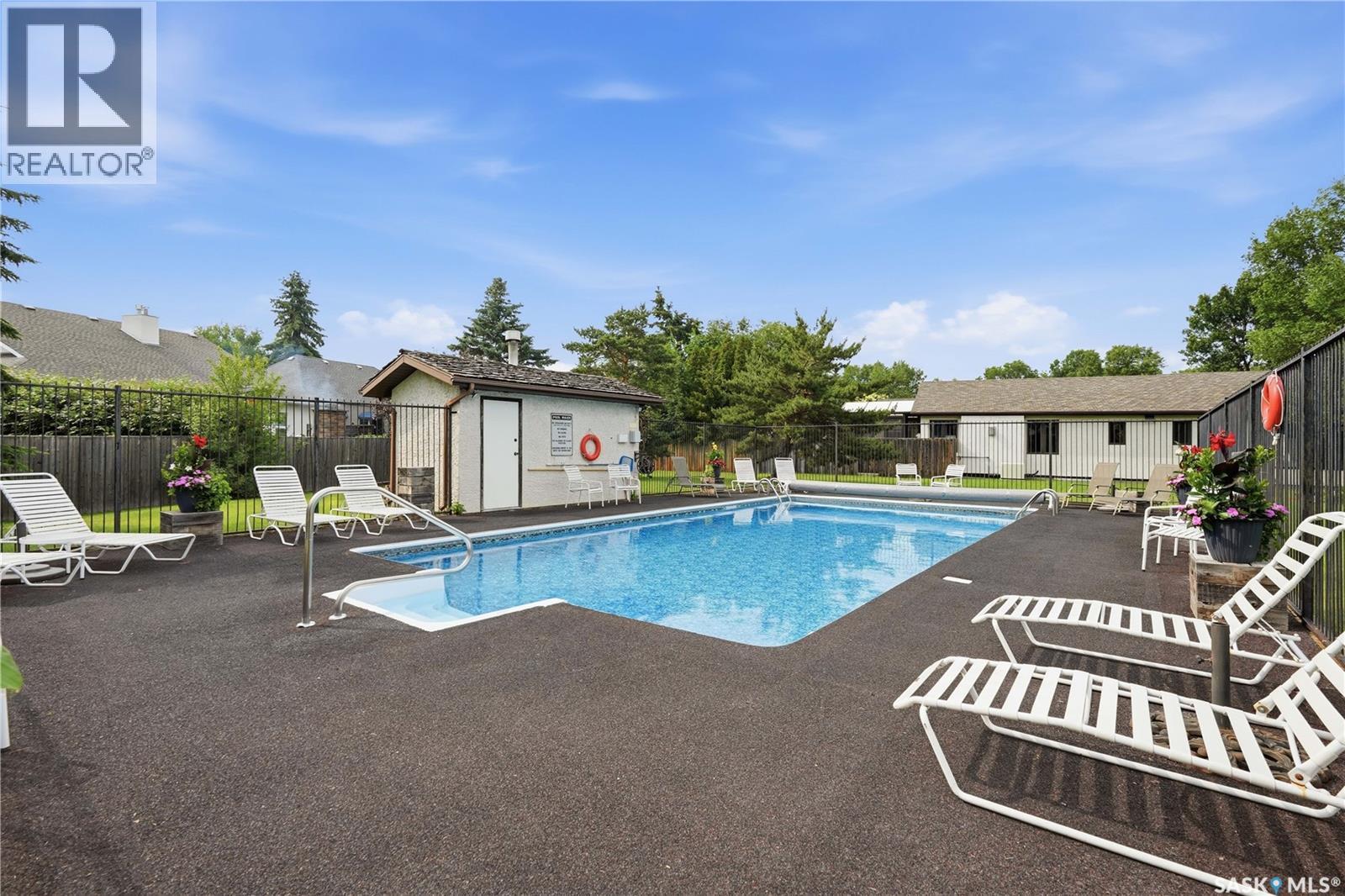 18 Lakeview Place, Regina, SK