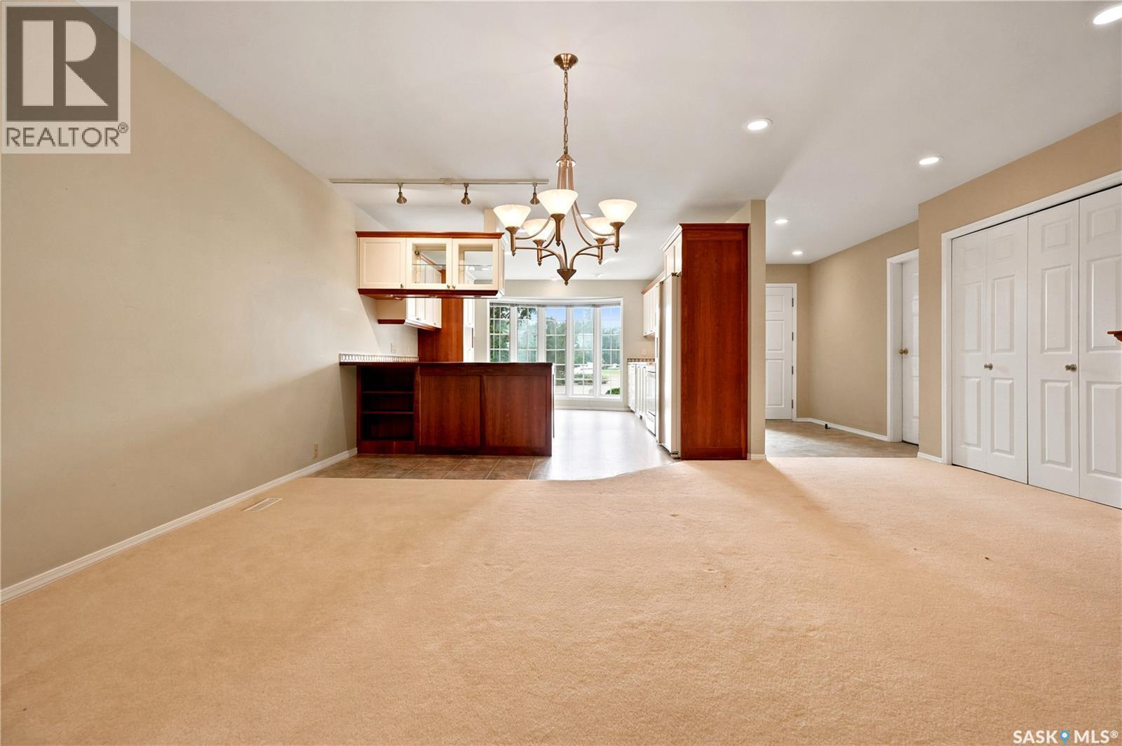 18 Lakeview Place, Regina, SK