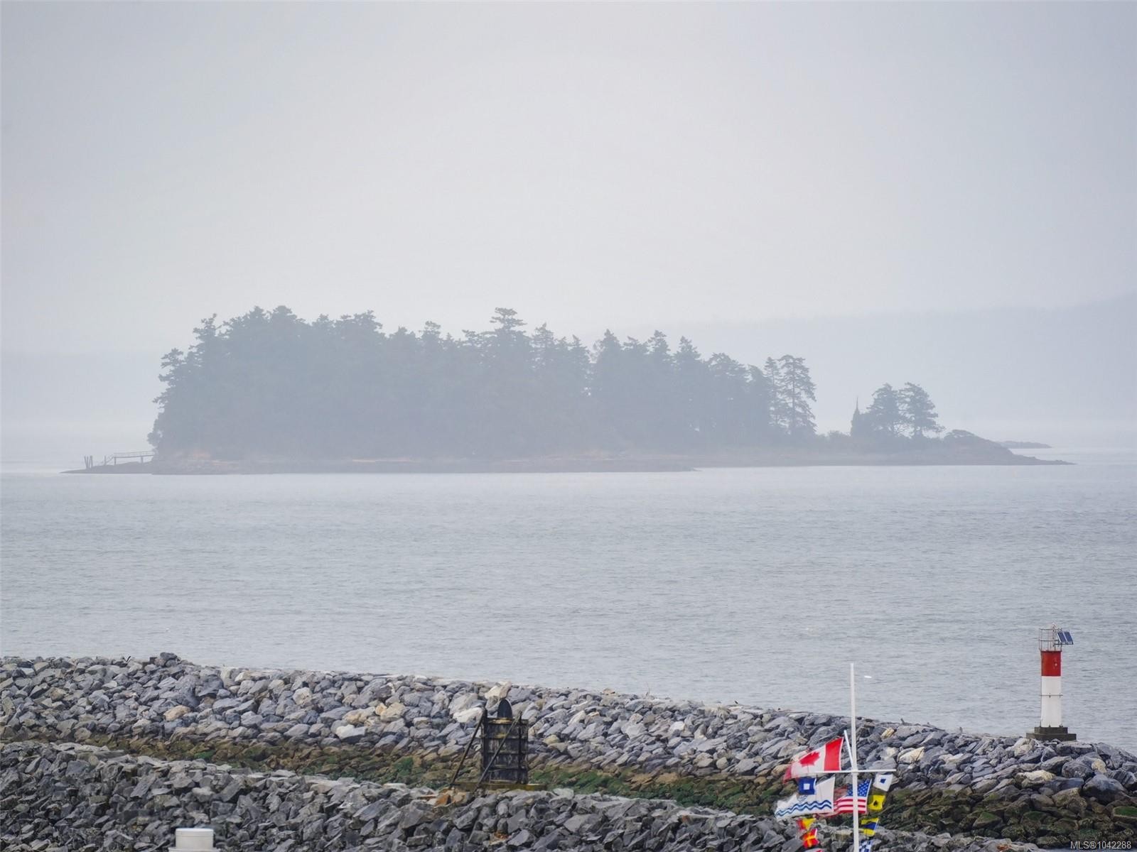 #409-9805 Second St, Sidney, BC