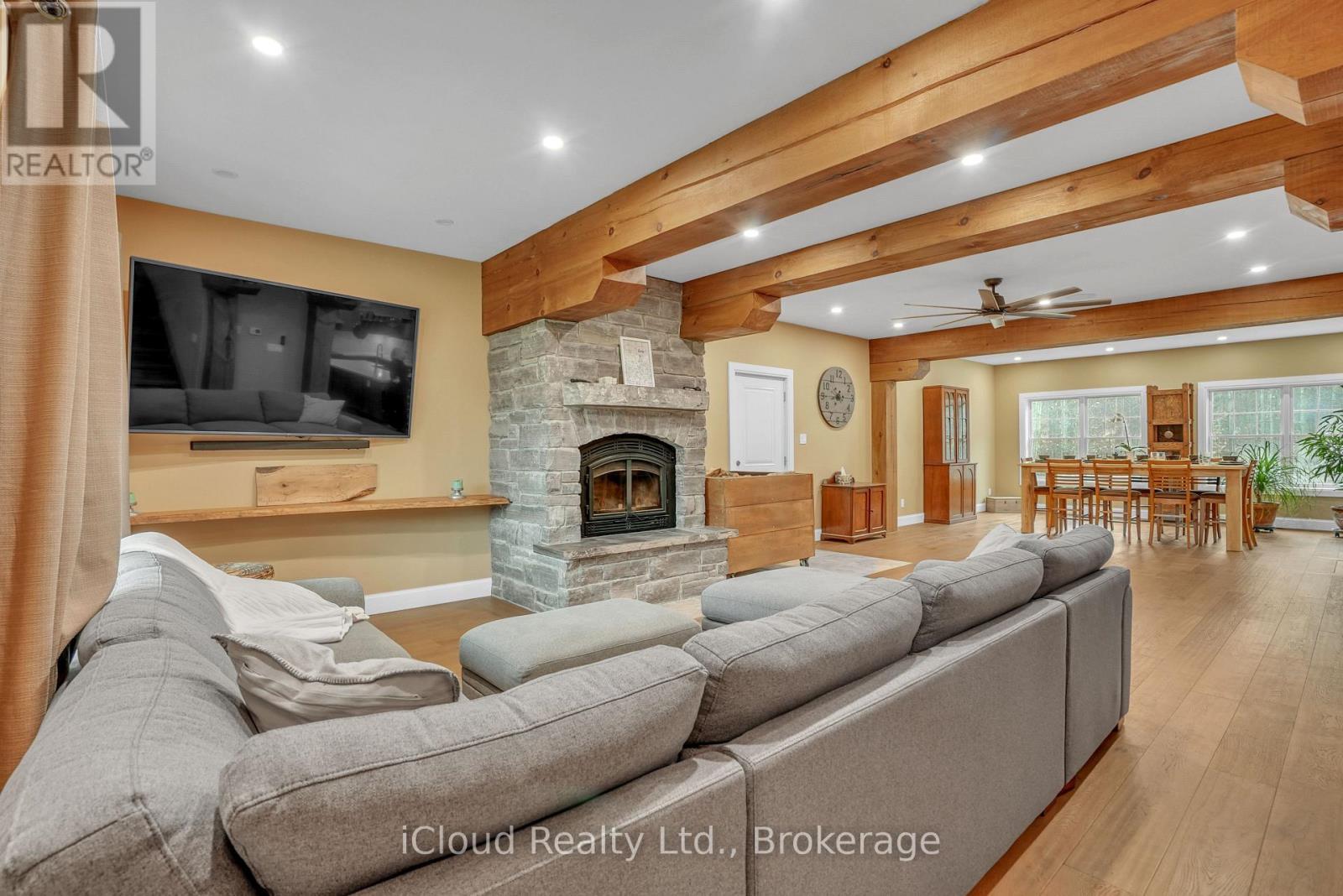 2091 Dwyer Road, Springwater, ON
