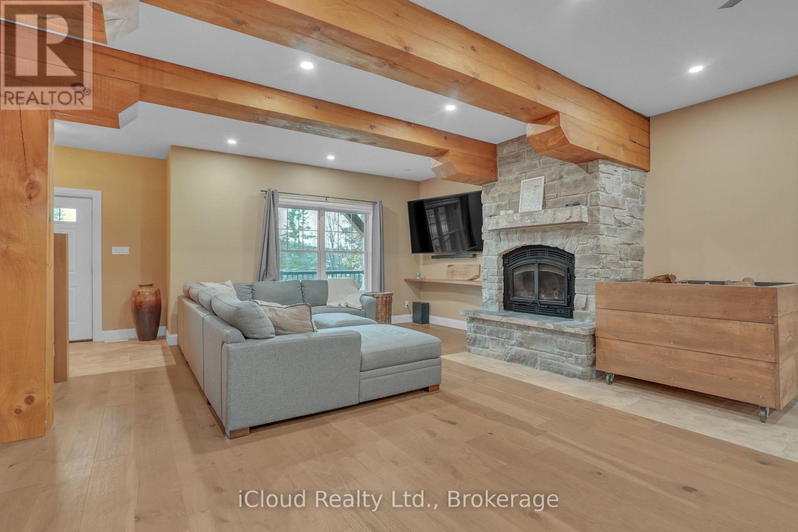 2091 Dwyer Road, Springwater, ON