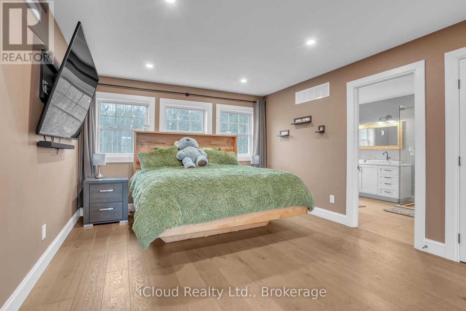 2091 Dwyer Road, Springwater, ON