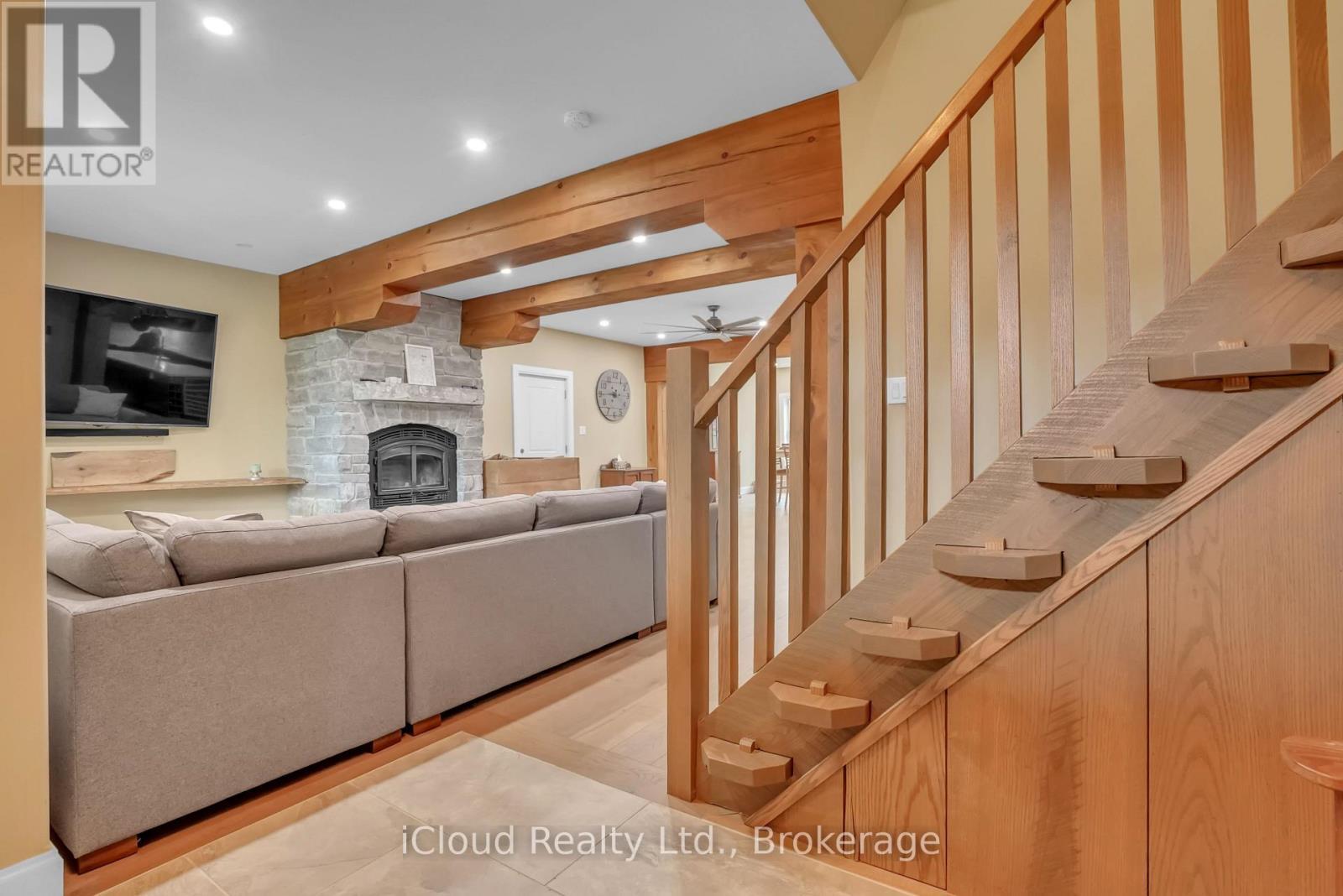 2091 Dwyer Road, Springwater, ON