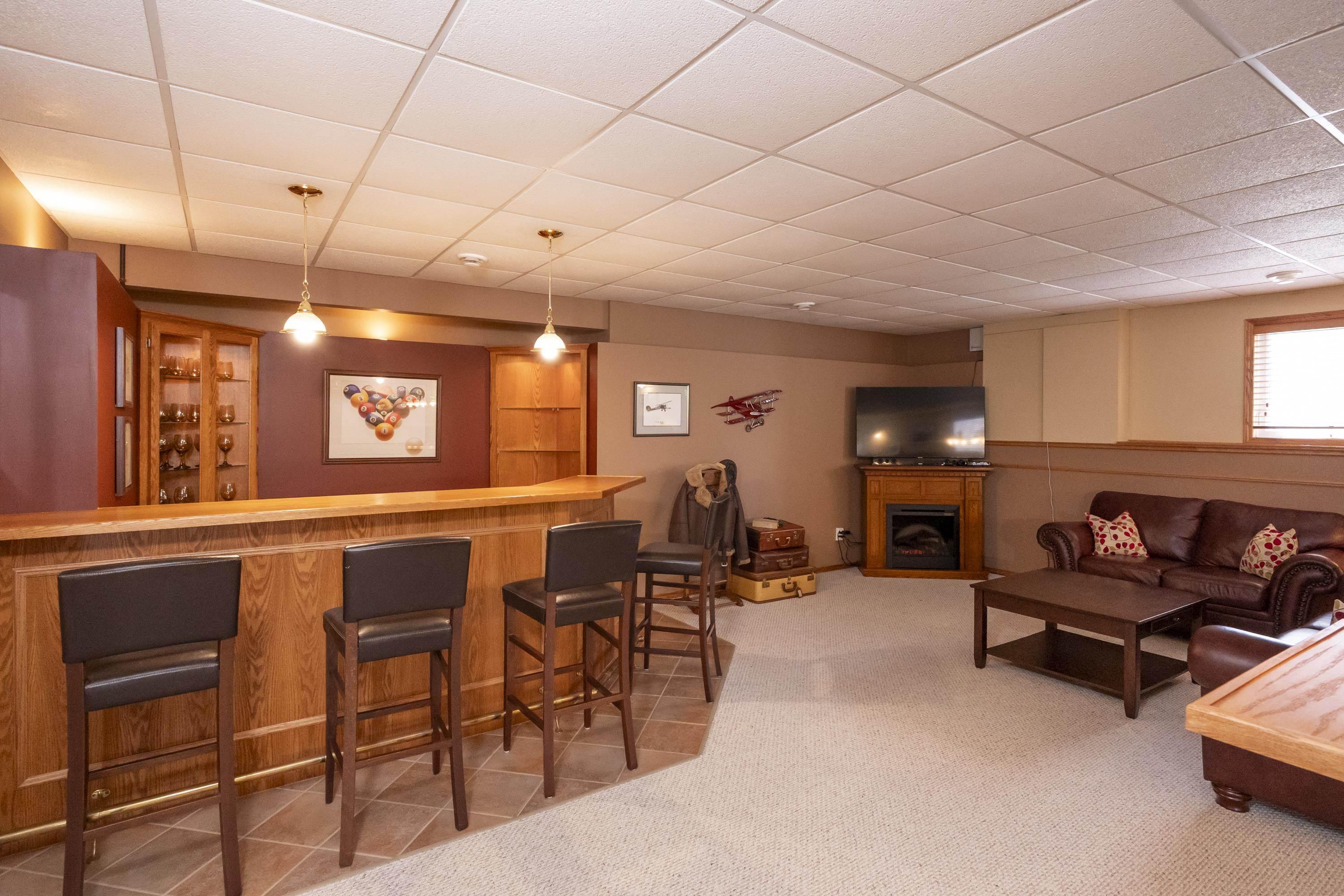 185 Ridgecrest Road, Thunder Bay, ON - Indoor Photo Showing Other Room With Fireplace