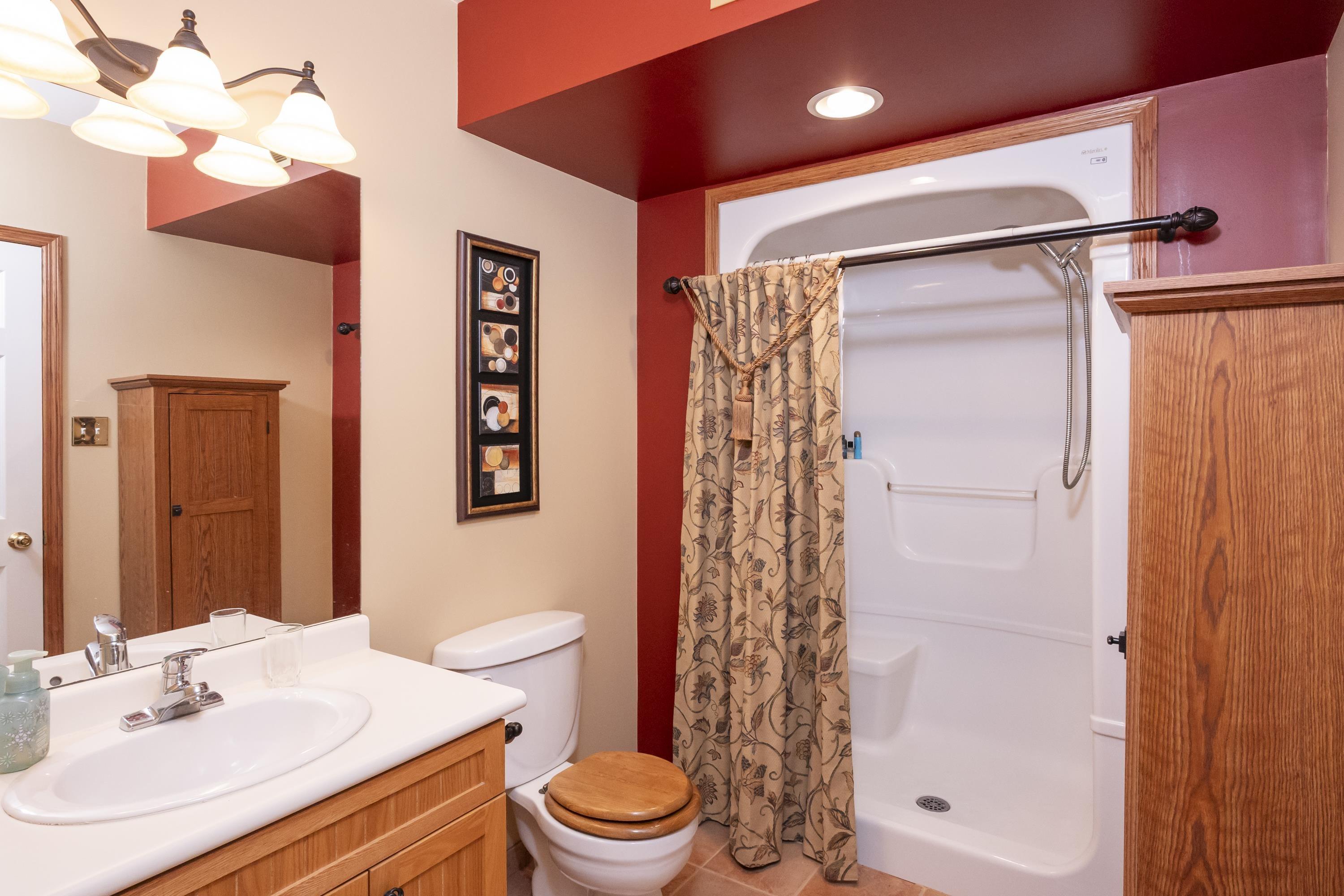 185 Ridgecrest Road, Thunder Bay, ON - Indoor Photo Showing Bathroom