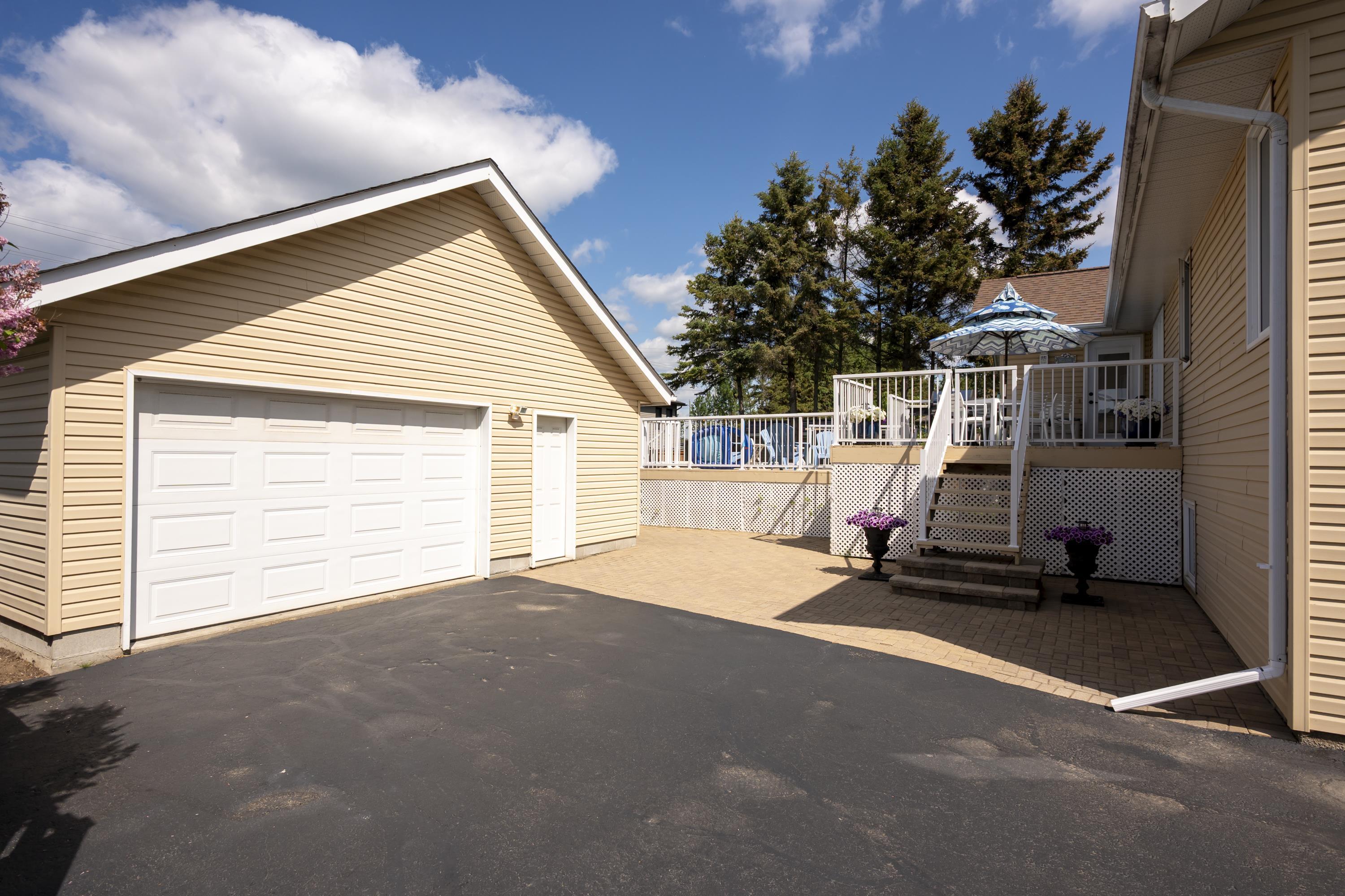 185 Ridgecrest Road, Thunder Bay, ON - Outdoor With Exterior