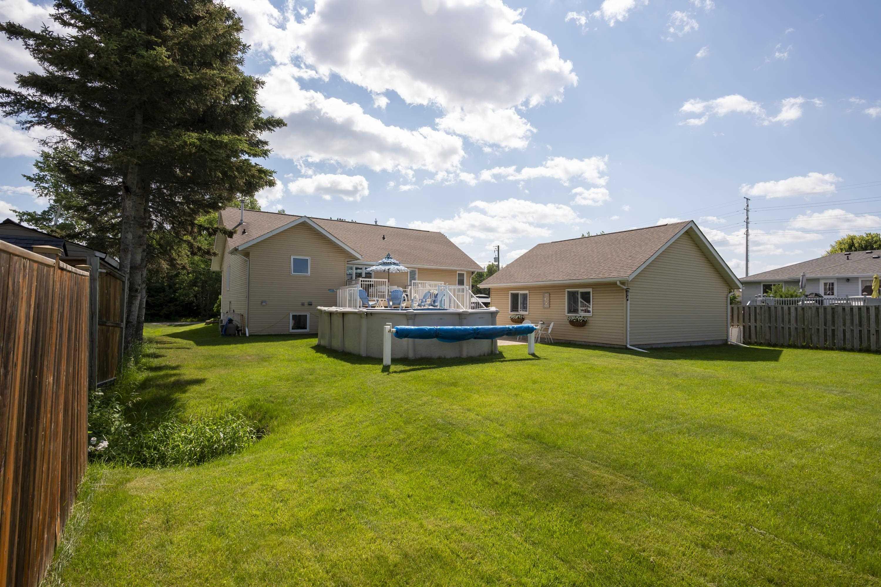 185 Ridgecrest Road, Thunder Bay, ON - Outdoor With Above Ground Pool With Backyard With Exterior