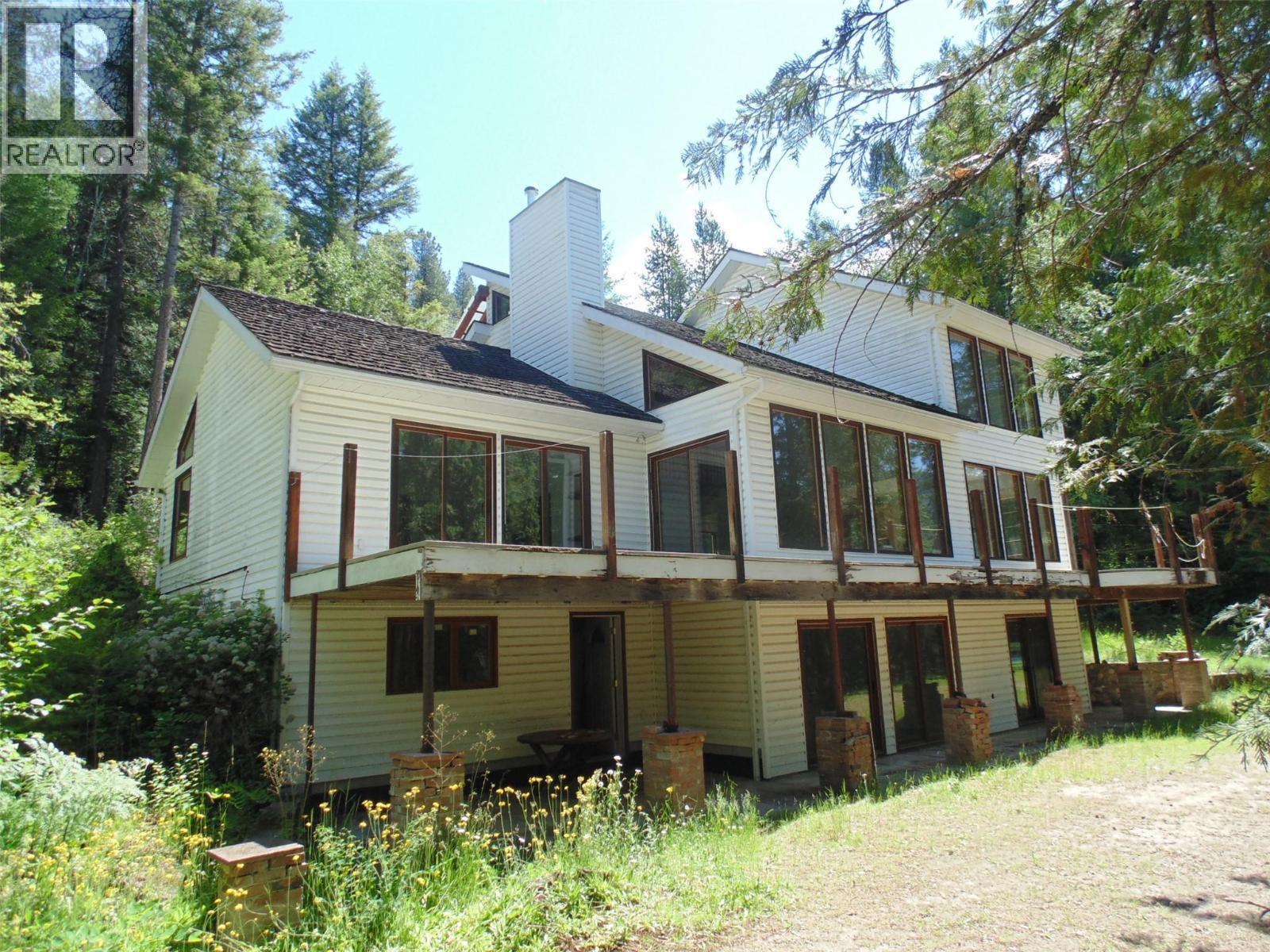 1415 Bridge Road, Crescent Valley, BC - Outdoor