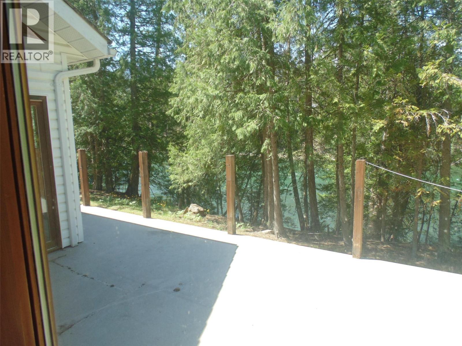 1415 Bridge Road, Crescent Valley, BC - Outdoor
