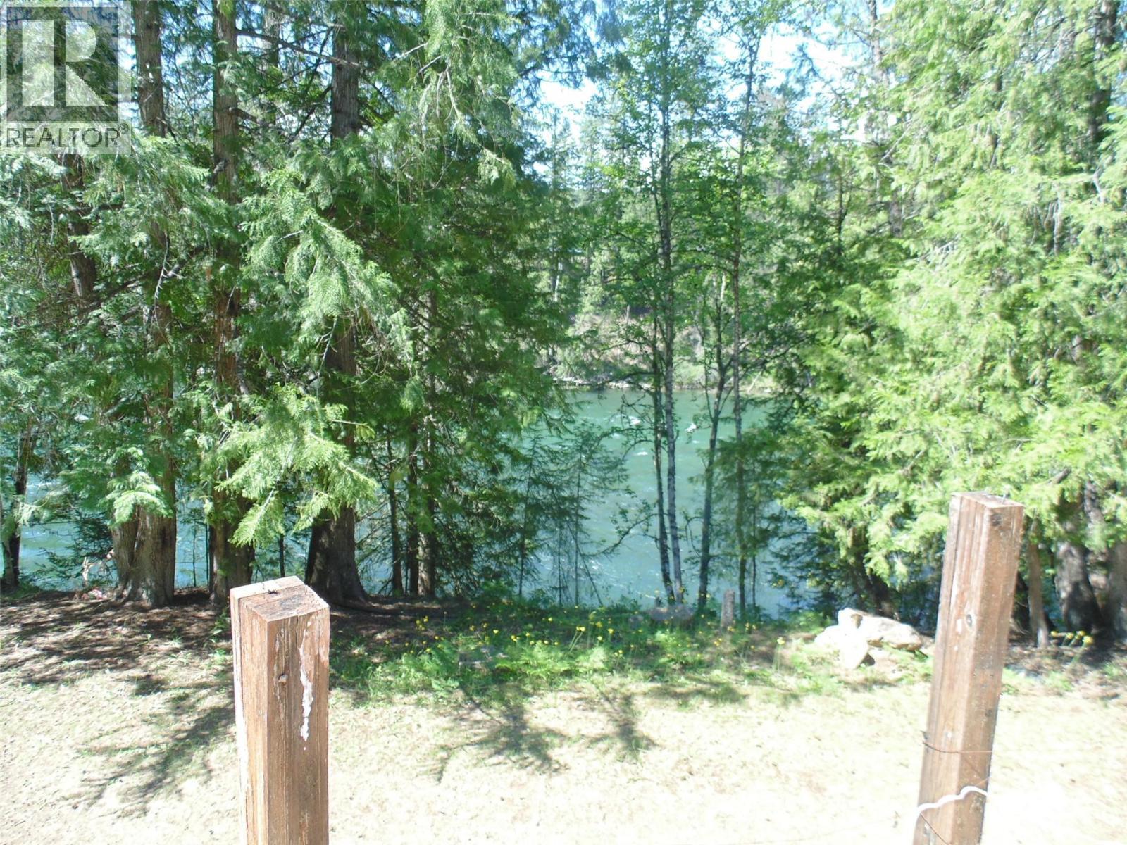 1415 Bridge Road, Crescent Valley, BC - Outdoor