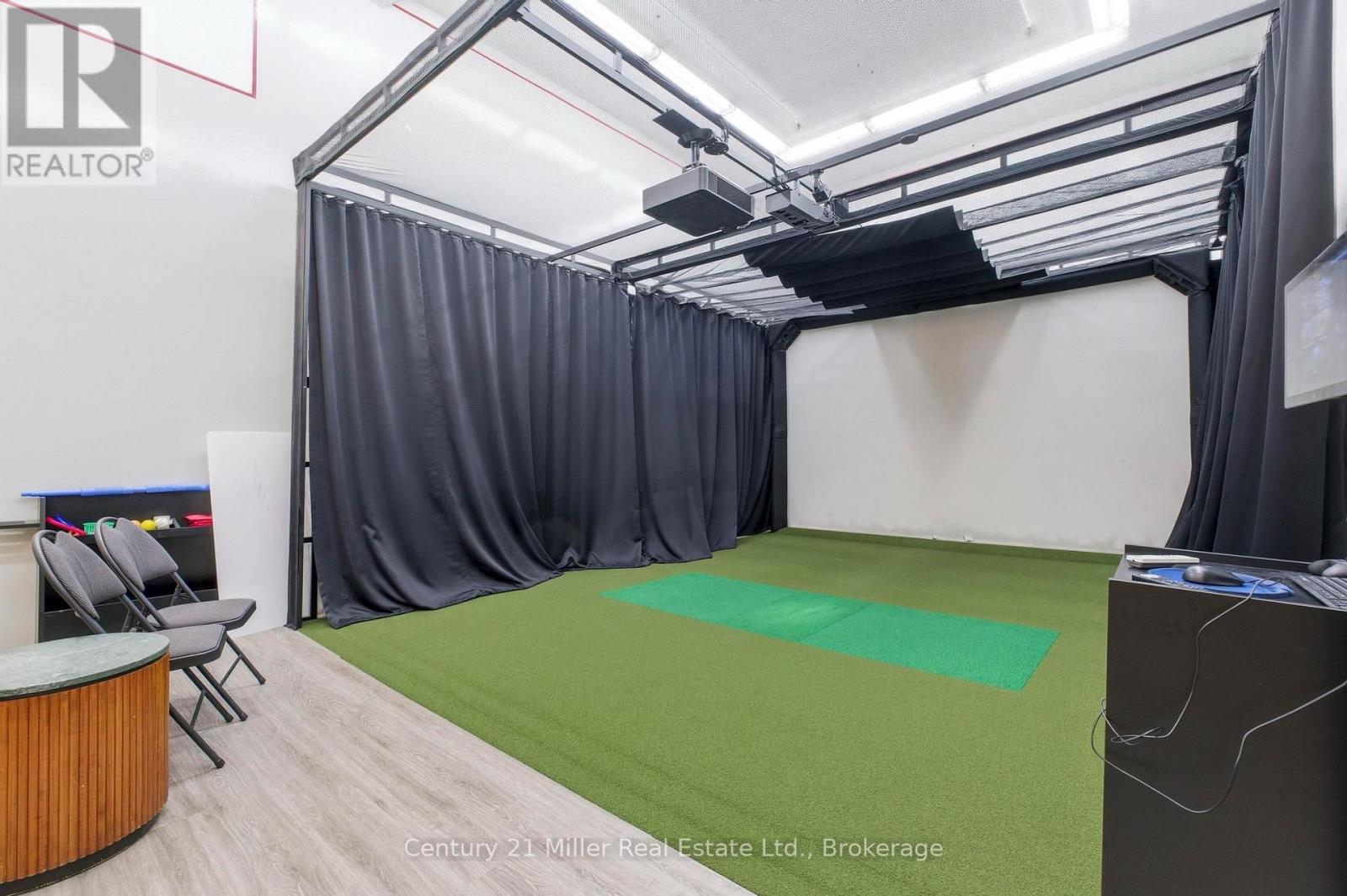Virtual Golf Simulator - Unit 3606 - 2045 Lake Shore Boulevard W, Toronto (Mimico), ON