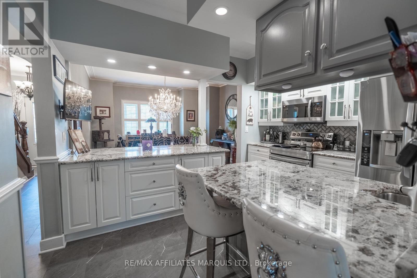 420 Third Street W, Cornwall, ON - Indoor Photo Showing Kitchen With Upgraded Kitchen