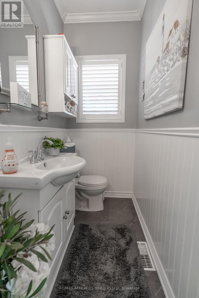 420 Third Street W, Cornwall, ON - Indoor Photo Showing Bathroom