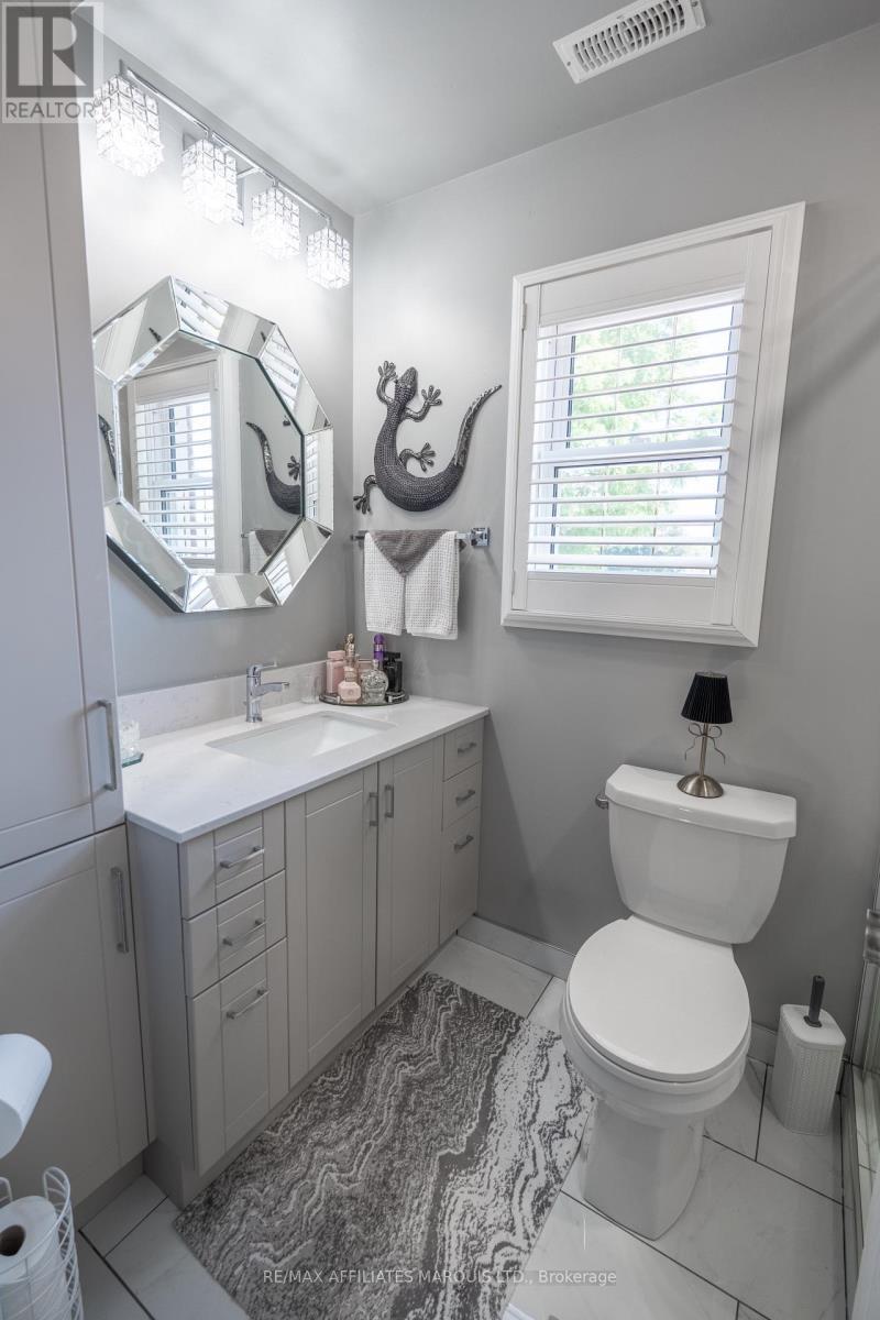 420 Third Street W, Cornwall, ON - Indoor Photo Showing Bathroom
