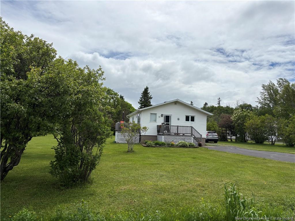 75 Rue Des Chalets, Pointe-Verte, NB