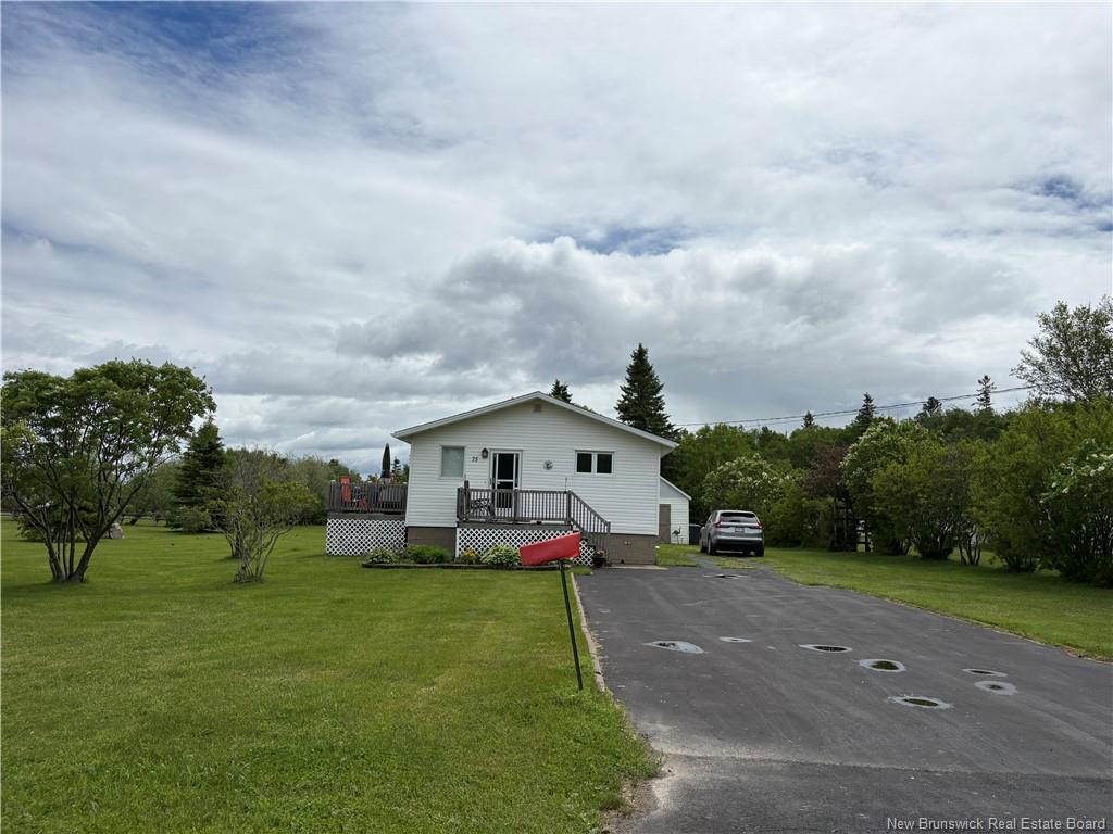 75 Rue Des Chalets, Pointe-Verte, NB