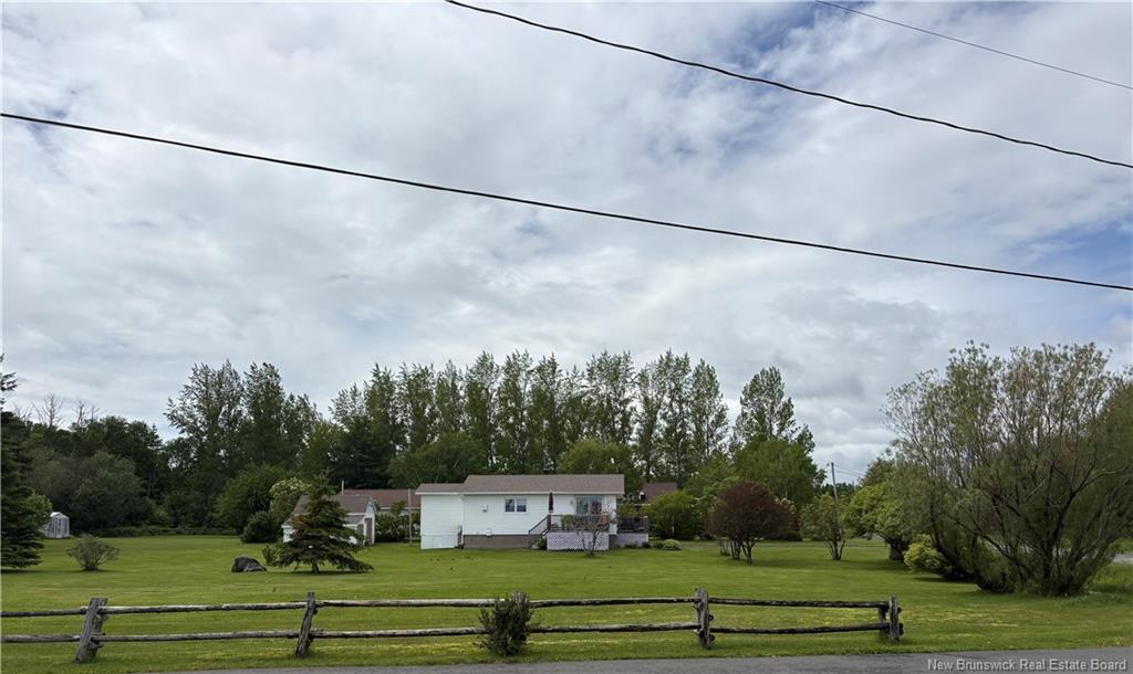 75 Rue Des Chalets, Pointe-Verte, NB