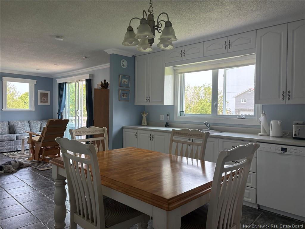 75 Rue Des Chalets, Pointe-Verte, NB