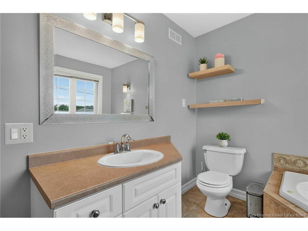 242 Doreen Cres, Dieppe, NB