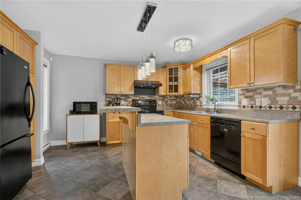 242 Doreen Cres, Dieppe, NB