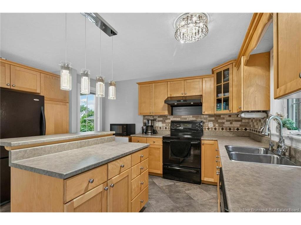 242 Doreen Cres, Dieppe, NB